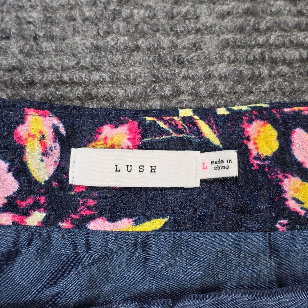 Lush Floral Jacquard Scalloped Mini Skirt Women's Size Large Navy‎ Pink Yellow - Picture 3 of 10